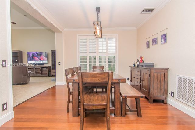 1091 SW 156th Ave, Pembroke Pines, FL 33027