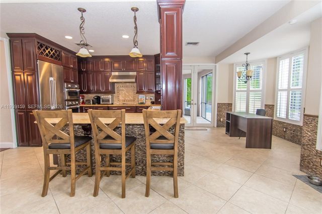 1091 SW 156th Ave, Pembroke Pines, FL 33027