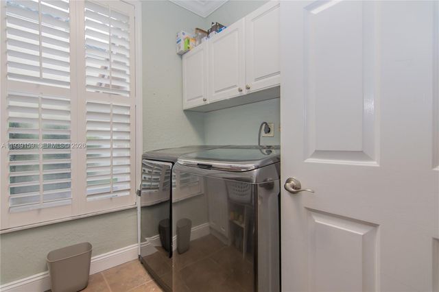 1091 SW 156th Ave, Pembroke Pines, FL 33027