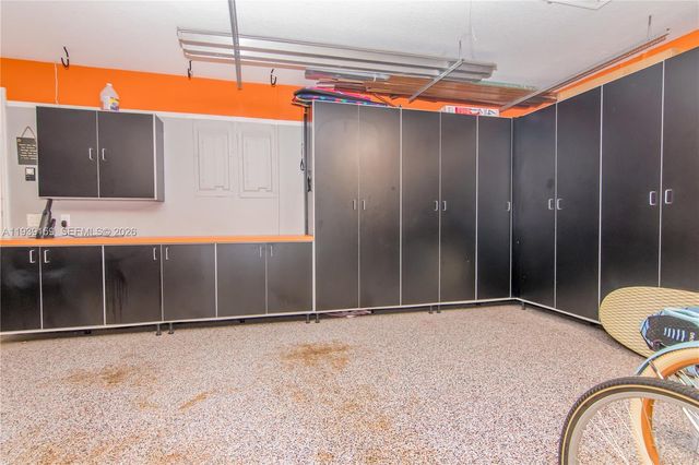 1091 SW 156th Ave, Pembroke Pines, FL 33027