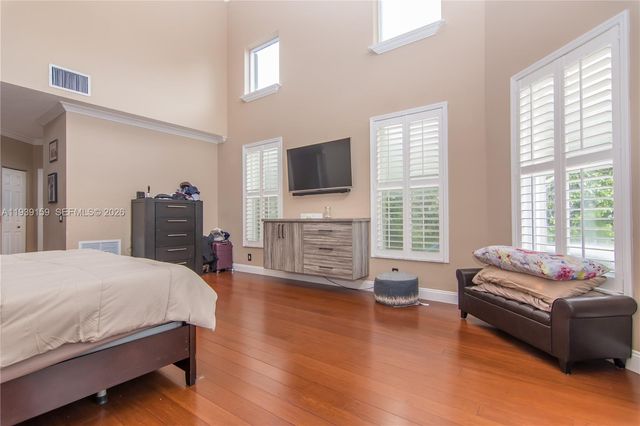 1091 SW 156th Ave, Pembroke Pines, FL 33027