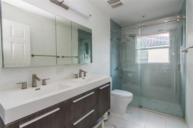 1091 SW 156th Ave, Pembroke Pines, FL 33027