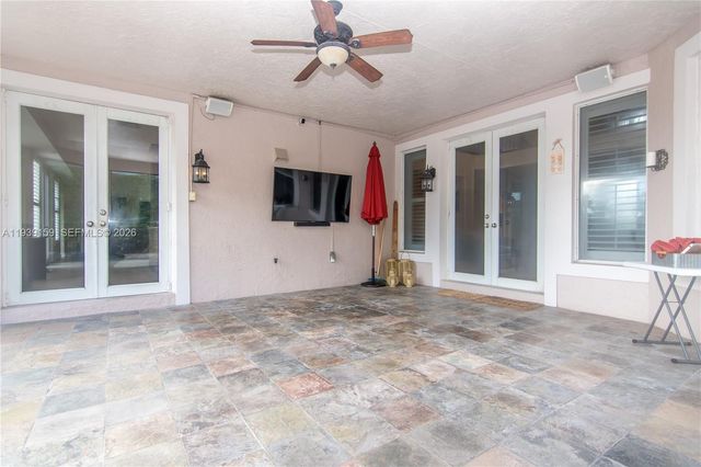 1091 SW 156th Ave, Pembroke Pines, FL 33027