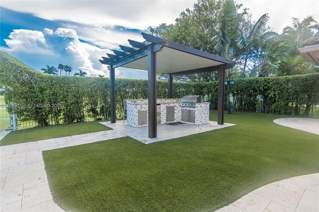 1091 SW 156th Ave, Pembroke Pines, FL 33027