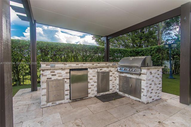 1091 SW 156th Ave, Pembroke Pines, FL 33027