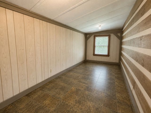 312 Grand View Dr, Smithville, TN 37166