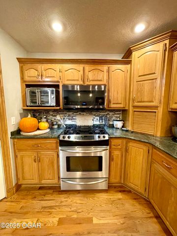 10917 Gum Road, Carthage, MO 64836