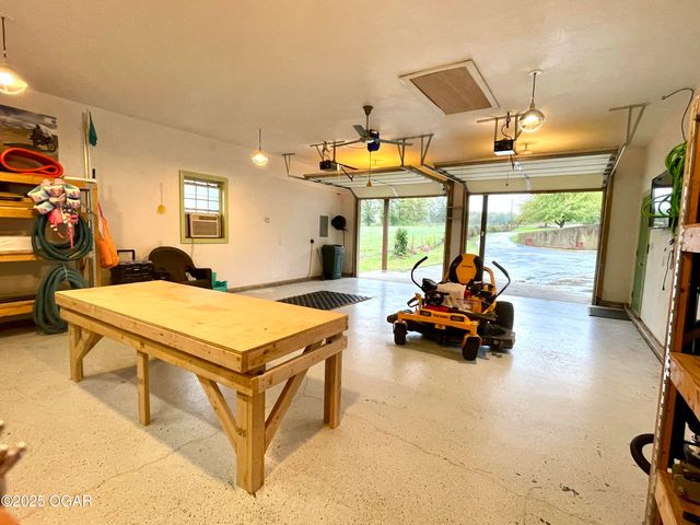 10917 Gum Road, Carthage, MO 64836