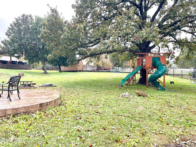 10917 Gum Road, Carthage, MO 64836