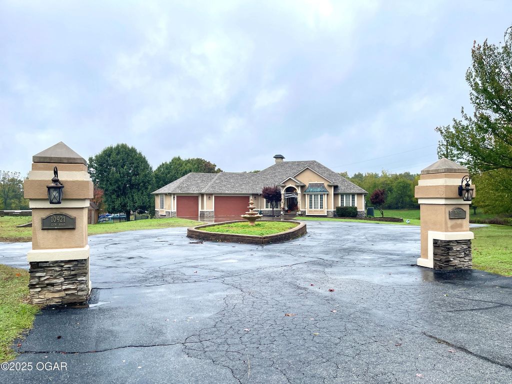 10917 Gum Road, Carthage, MO 64836