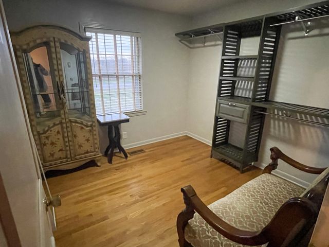 1814 Avon Rd, Murfreesboro, TN 37129