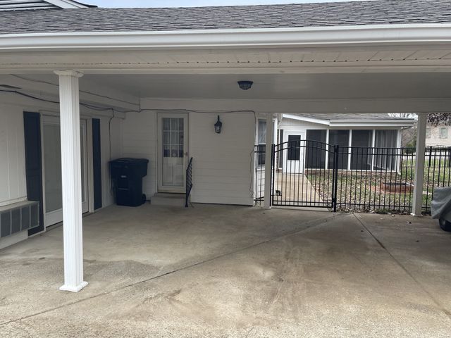 1814 Avon Rd, Murfreesboro, TN 37129