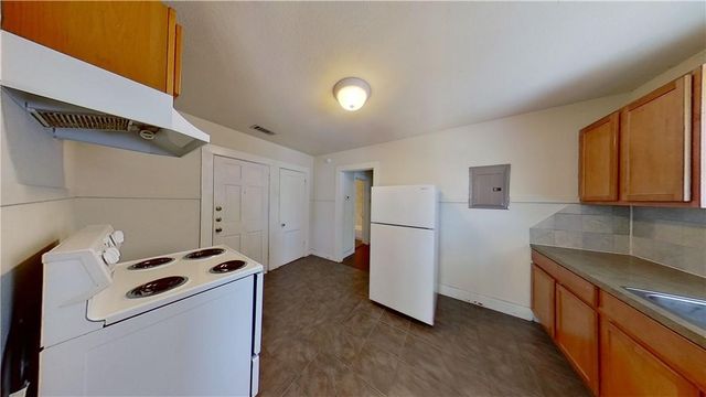 1607 S Austin Ave D, Georgetown, TX 78626