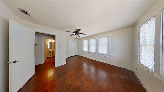 1607 S Austin Ave D, Georgetown, TX 78626