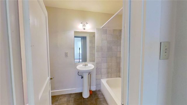 1607 S Austin Ave D, Georgetown, TX 78626
