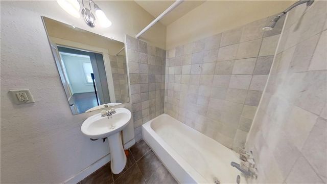 1607 S Austin Ave D, Georgetown, TX 78626
