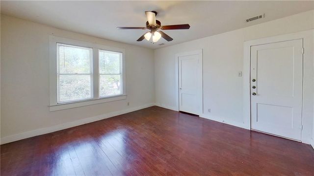 1607 S Austin Ave D, Georgetown, TX 78626