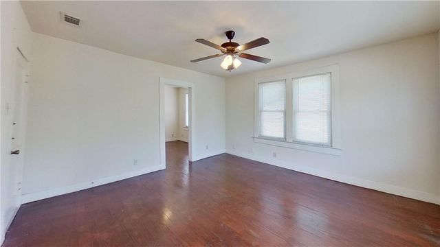 1607 S Austin Ave D, Georgetown, TX 78626
