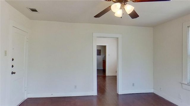 1607 S Austin Ave D, Georgetown, TX 78626
