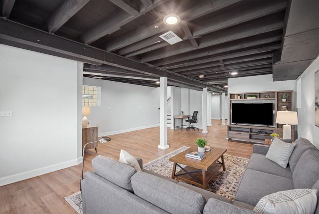 3947 N Neva Avenue, Chicago, IL 60634