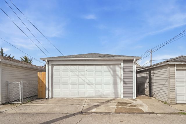 3947 N Neva Avenue, Chicago, IL 60634