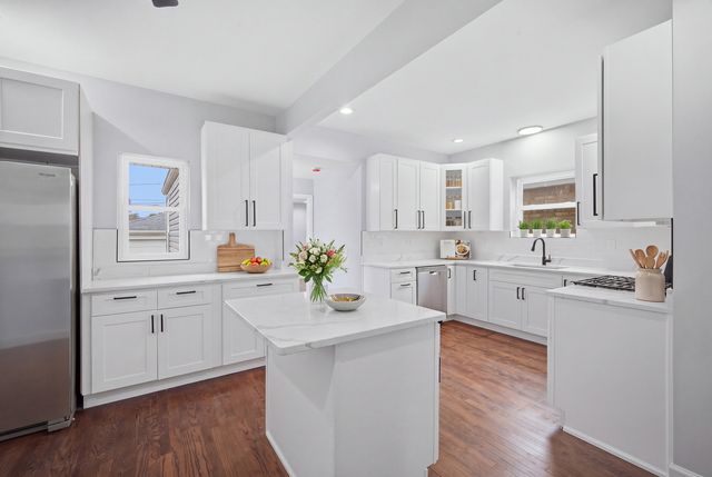 3947 N Neva Avenue, Chicago, IL 60634