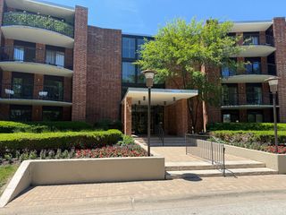 1405 E Central Road 411B, Arlington Heights, IL 60005