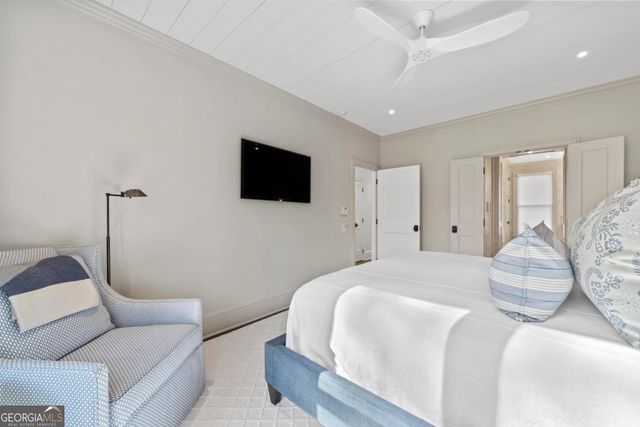 1031A Marina Cove Lane, Greensboro, GA 30642