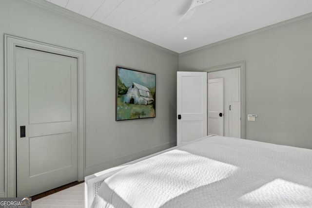 1031A Marina Cove Lane, Greensboro, GA 30642