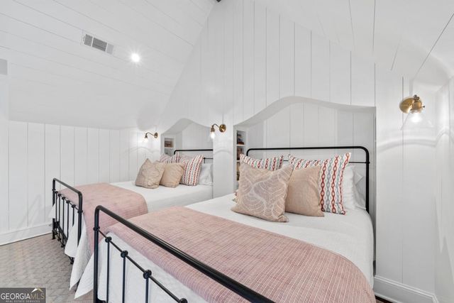 1031A Marina Cove Lane, Greensboro, GA 30642