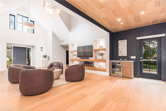 33 Stuart Street, Westerly, RI 02891