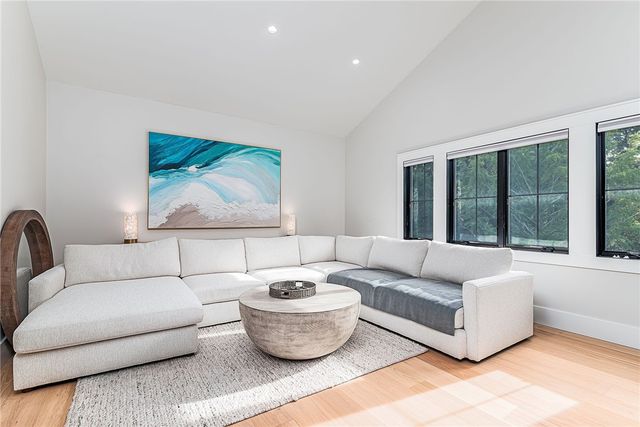 33 Stuart Street, Westerly, RI 02891