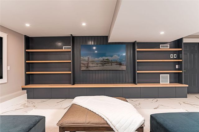 33 Stuart Street, Westerly, RI 02891