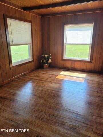 505 Cusick Rd, Rockford, TN 37853