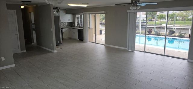 5255 Tiffany CT, Cape Coral, FL 33904