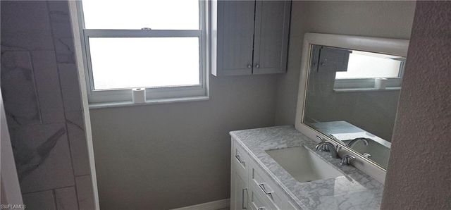 5255 Tiffany CT, Cape Coral, FL 33904