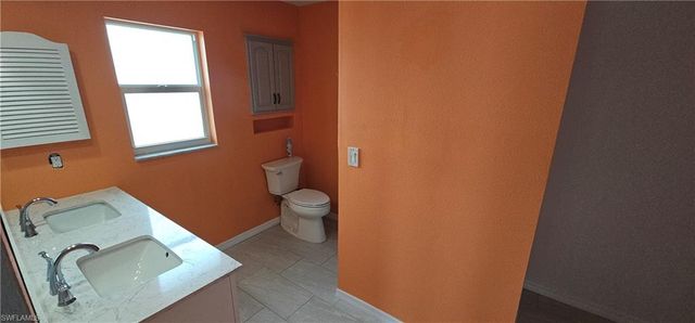 5255 Tiffany CT, Cape Coral, FL 33904