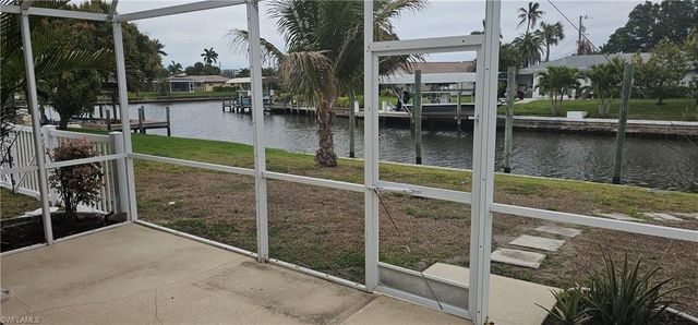 5255 Tiffany CT, Cape Coral, FL 33904