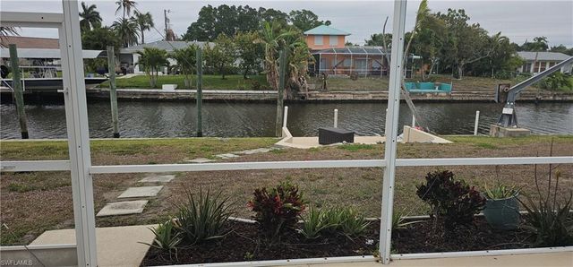 5255 Tiffany CT, Cape Coral, FL 33904