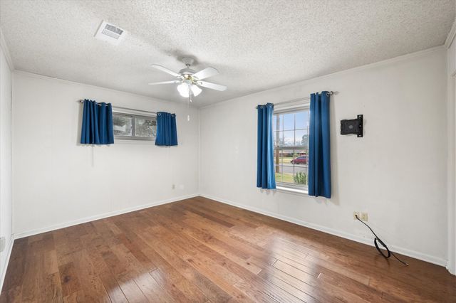 912 Northwood Boulevard, Corsicana, TX 75110