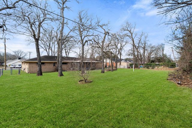 912 Northwood Boulevard, Corsicana, TX 75110