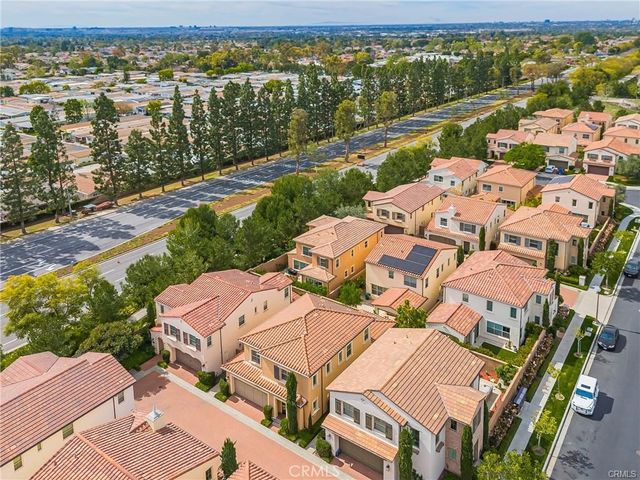 126 Gulfstream, Irvine, CA 92620