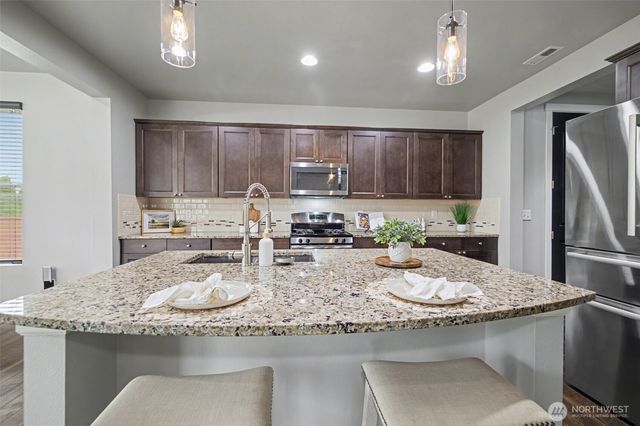 207 Fielding Street NE, Orting, WA 98360