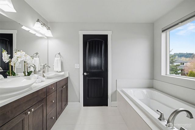 207 Fielding Street NE, Orting, WA 98360