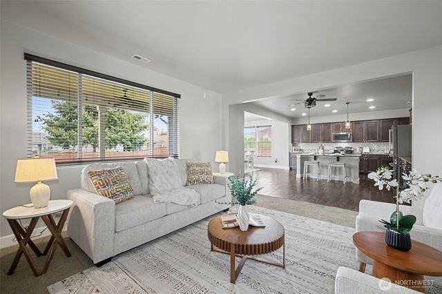 207 Fielding Street NE, Orting, WA 98360