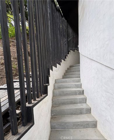 10051 Westwanda Drive, Beverly Hills, CA 90210