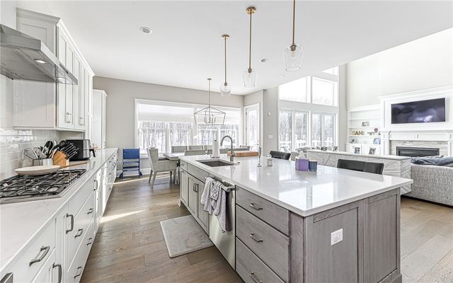 307 Azalea Ln, Marshall, PA 15090