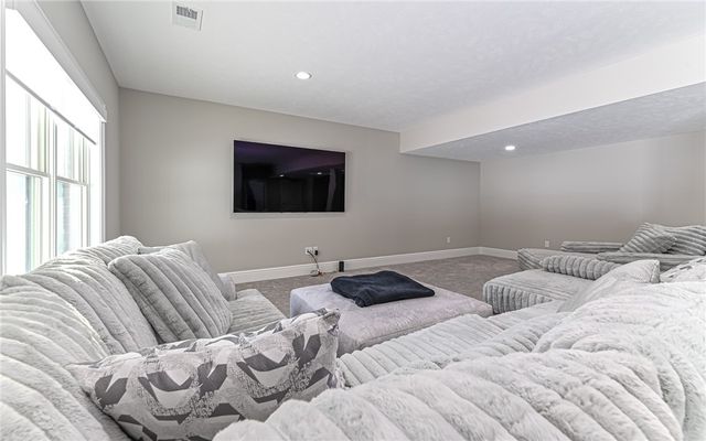 307 Azalea Ln, Marshall, PA 15090