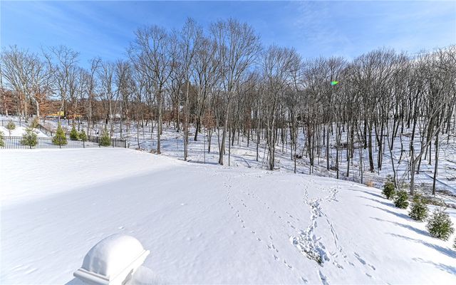 307 Azalea Ln, Marshall, PA 15090