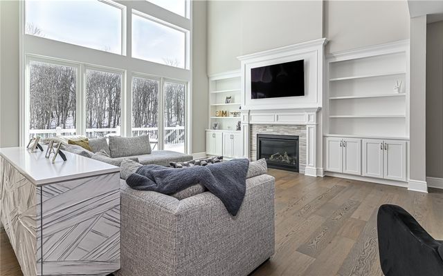 307 Azalea Ln, Marshall, PA 15090